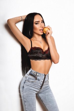 Hania escorts in Mount Airy